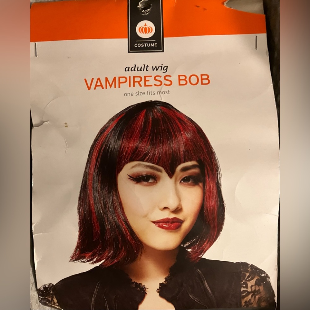Women’s WIG BOB-Cut Black/Red Adult Size Vampiress GOTH Vampire Cosplay NEW